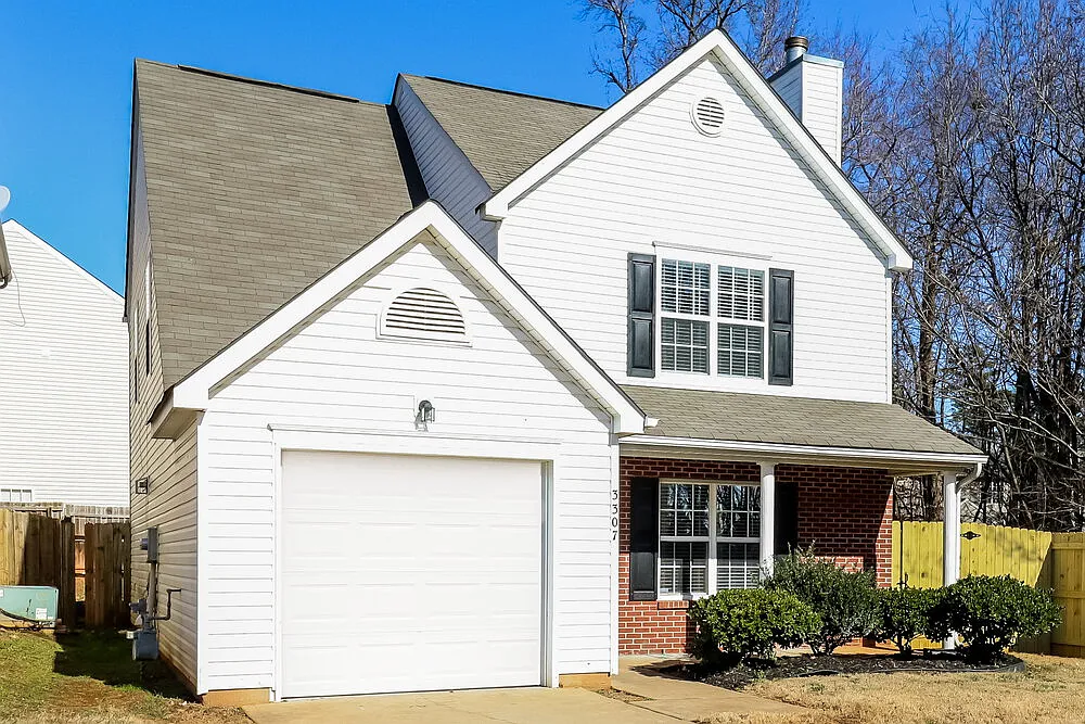 3 bed, 2.5 bath, 1632 sqft, $2,005 — Photo 4