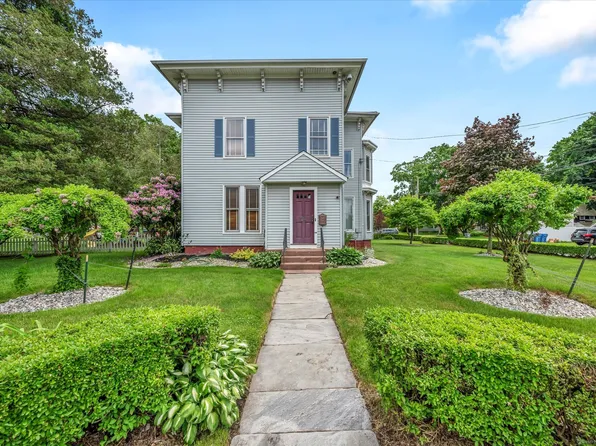 74 Woodbridge Street, Manchester, CT 06042