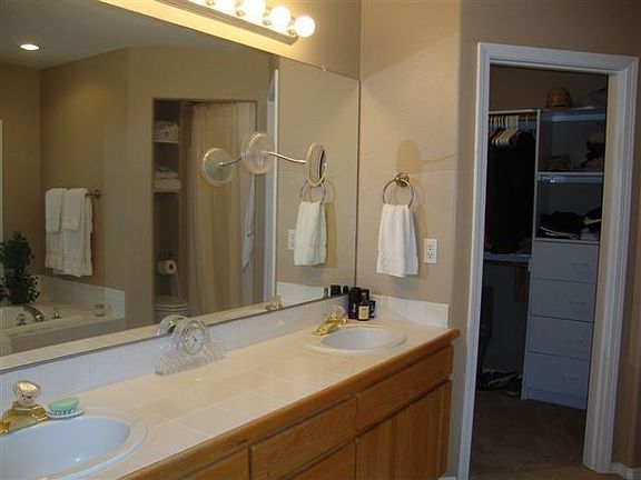 5th image of 4013 NE 38th St