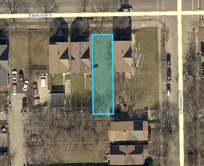 2nd image of 243 E BURLEIGH STREET