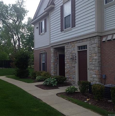 1st image of 1811 Pinecroft Dr