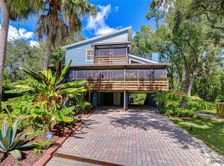 8614 Hibiscus Dr, Temple Terrace, FL 33637