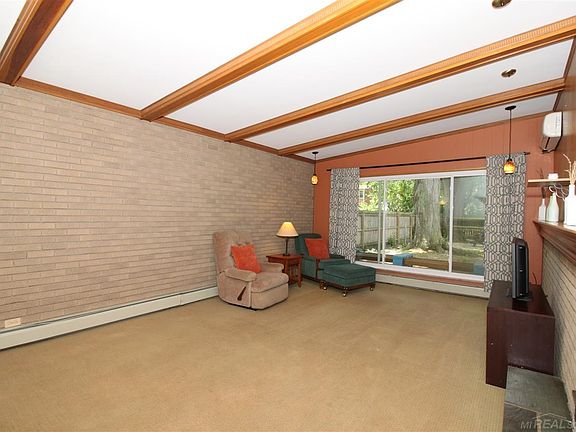 3rd image of 15250 N Park Ave