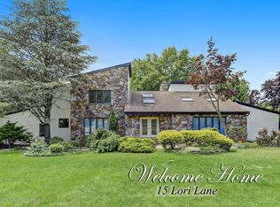 15 Lori Ln, Holmdel, NJ