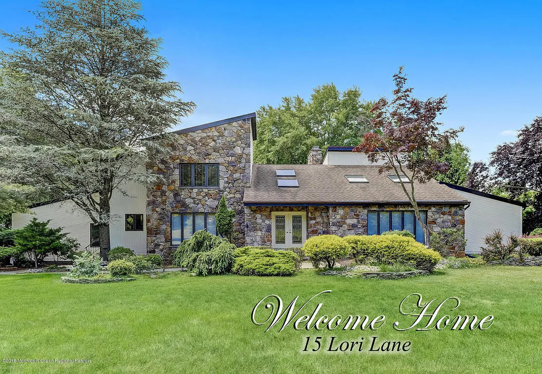 15 Lori Ln photo 1