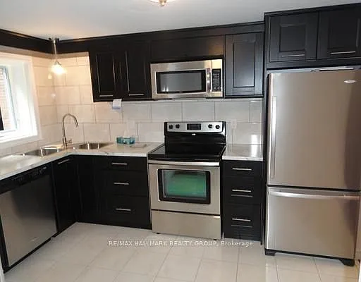 228 Durocher St — Photo 4