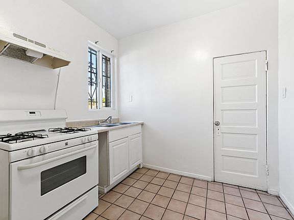 3rd image of 511 Echandia St #1/2