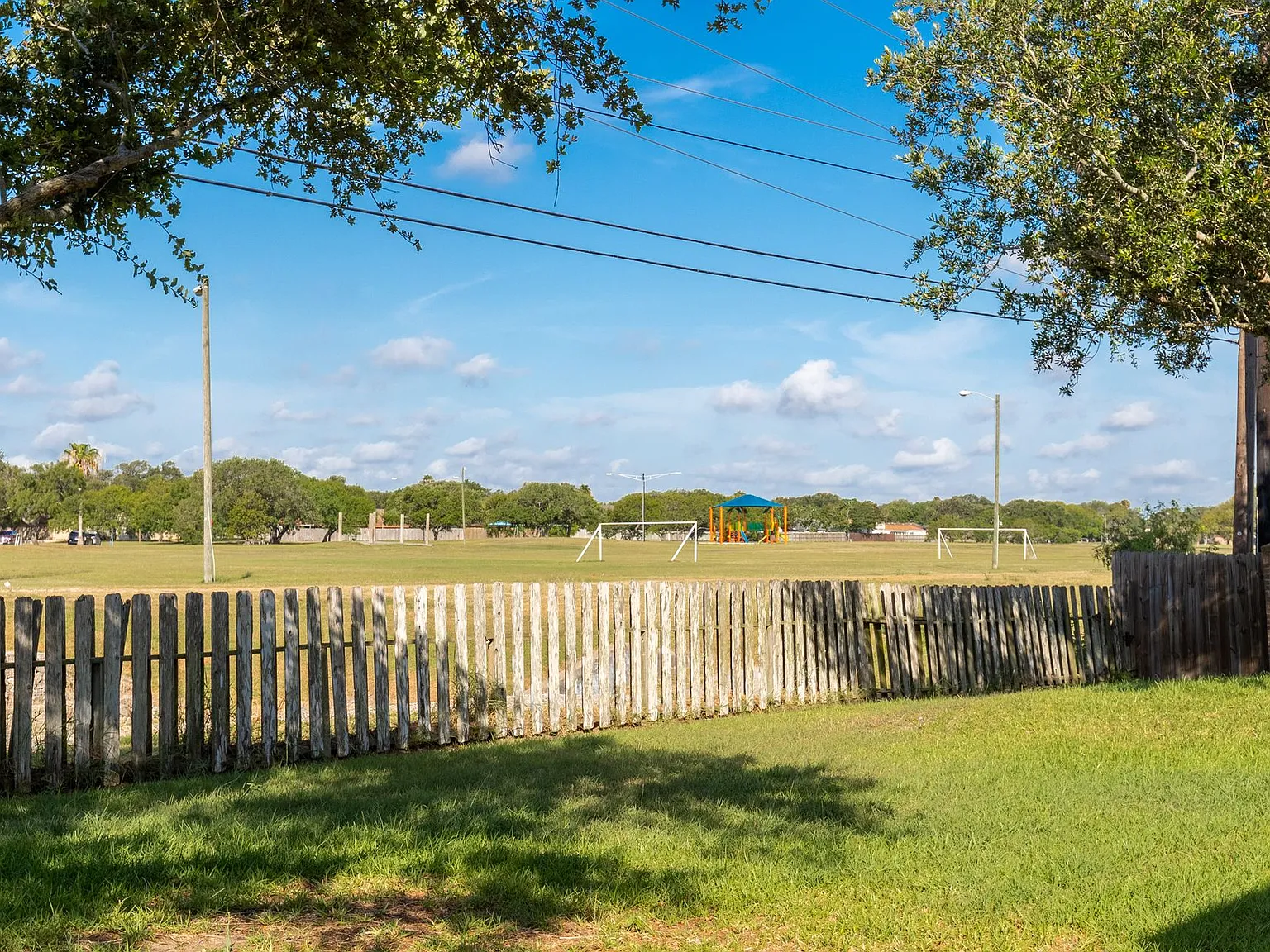 Ridgeway Townhomes on Burnham Drive — Photo 4