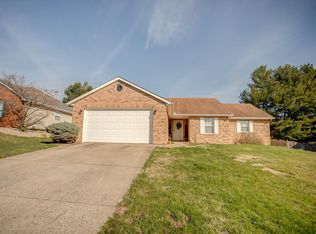 30 Rio Verde Dr, Belleville, IL 62221