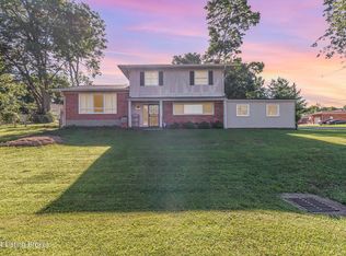 6815 Victoria Way, Louisville, KY 40228