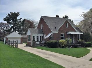 2744 Randall Dr, Oregon, OH 43616