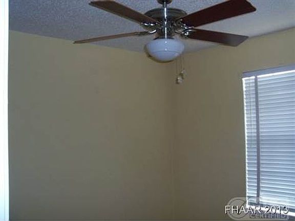 3rd image of 3911 Pilgram Dr