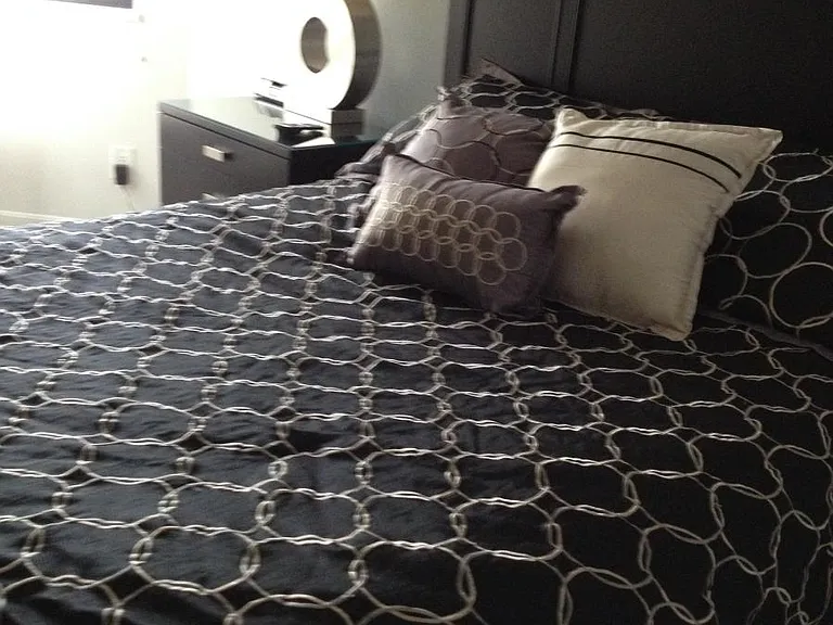 queen size bed