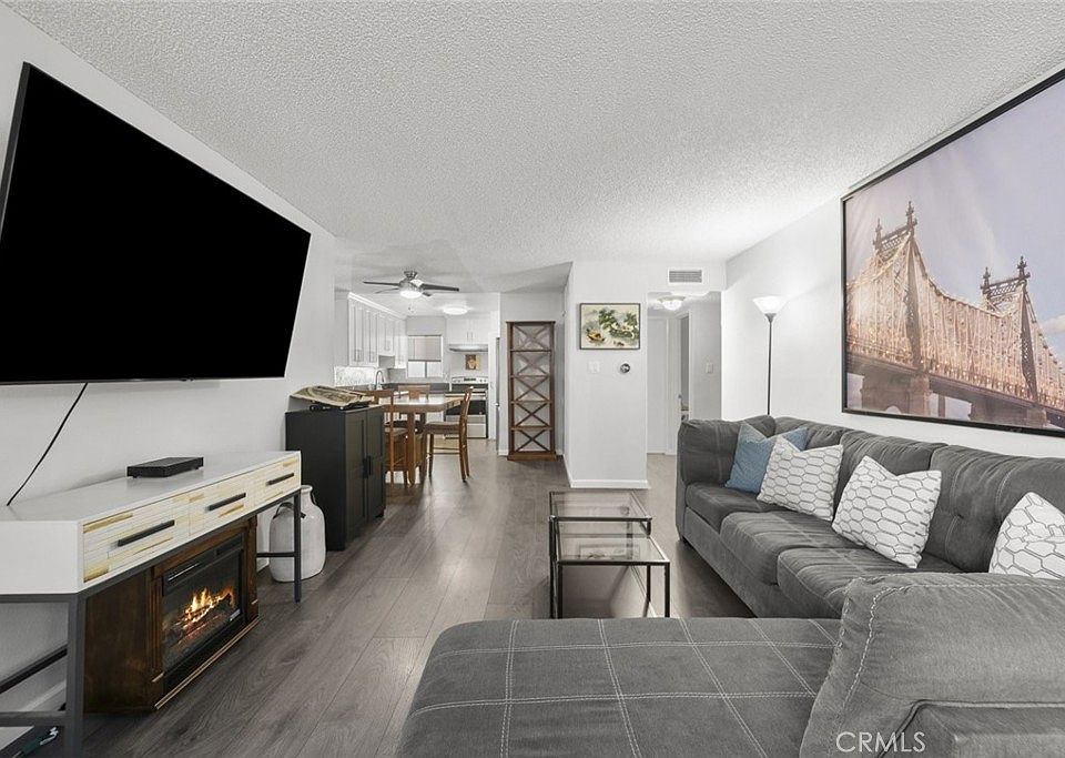 1st image of 18555 Collins St APT C18