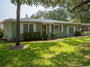 766 Burges St, Seguin, TX 78155