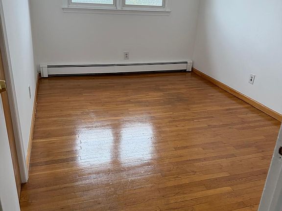 3rd image of 144 William St Floor 2