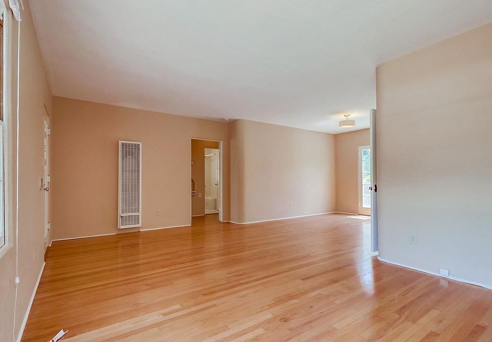 1st image of 3097 Palm St
