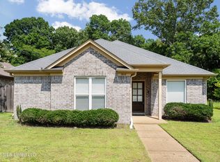 3248 Magnolia Dr, Hernando, MS 38632