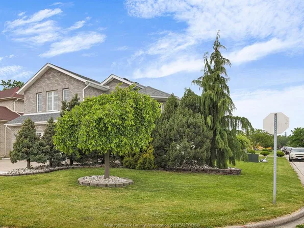1546 Reading St, Windsor, ON N8W 5N2