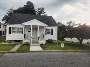 11 S Cedar St, Nazareth, PA 18064