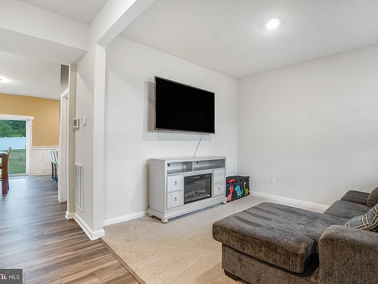 115 Bell Tower Ln — Photo 7