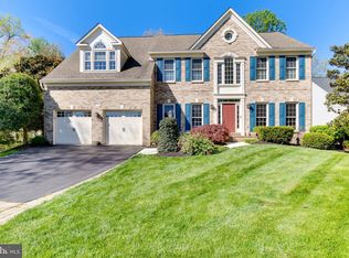 8044 Arcadian Shore Ct, Gainesville, VA 20155