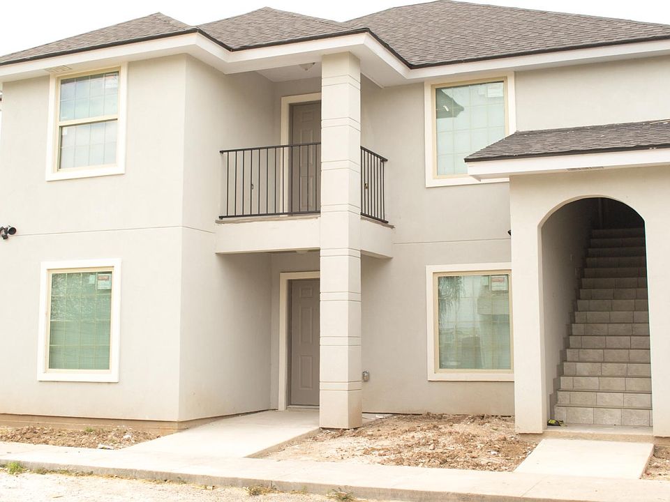 Front of Duplex (Botttom Unit)