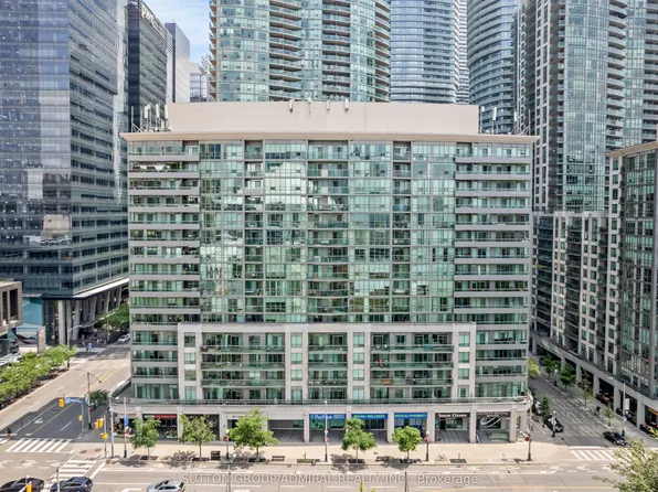 51 Lower Simcoe St #210, Toronto, ON M5J 3A2