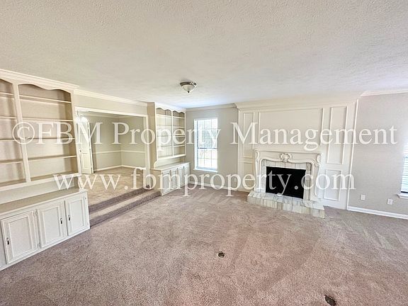 4th image of 1218 Lexington Sq