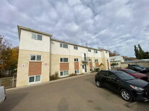104 1st St E #1-12, Brooks, AB T1R 0T2