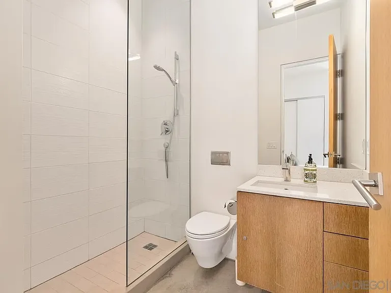 8001 Calle De La Plata — Photo 36