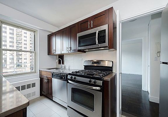4th image of 185 E 85th St APT 9d