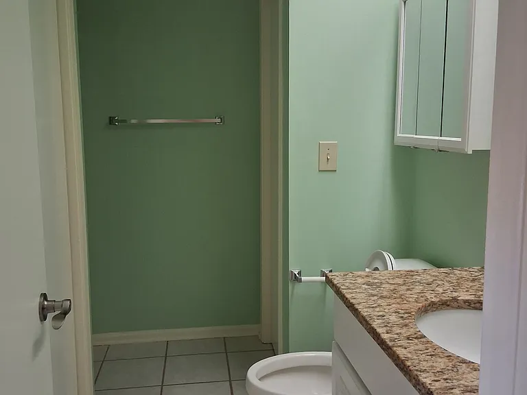 2213 Jefferson Cir — Photo 8