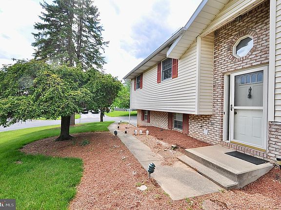 3rd image of 109 Berwick Dr