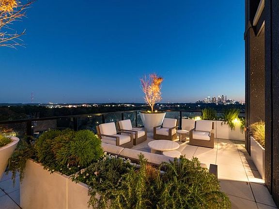 2nd image of 2425 Peachtree Rd NE #1503