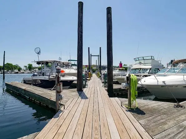 1 Merit Court image 5 of 7