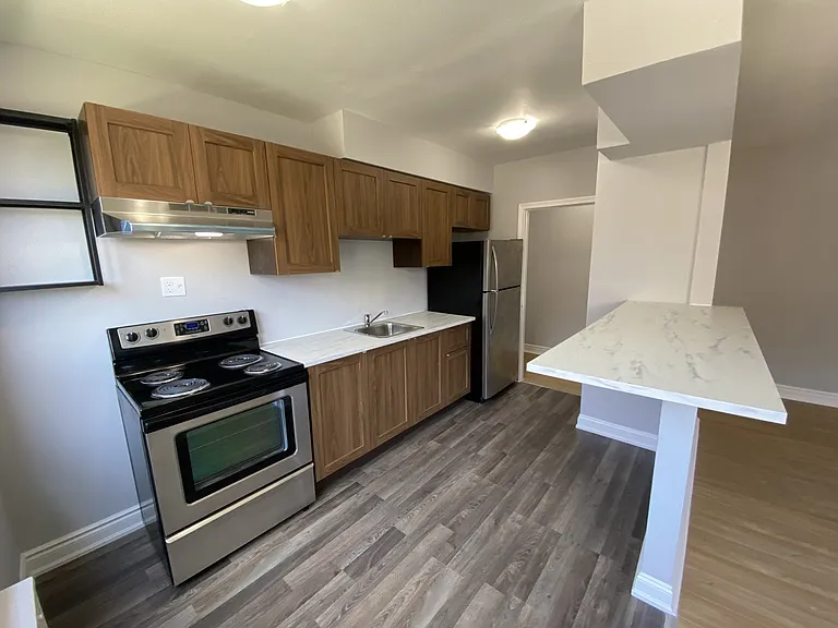 2255 Jane St — Photo 2