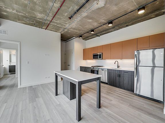5th image of 5700 N Ashland Ave #624