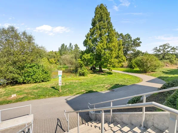 10800 No 5 Rd #8, Richmond, BC V6W 0C2