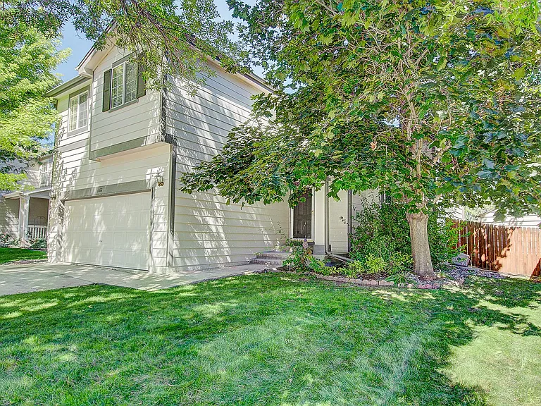 1862 Twin Lakes Cir — Photo 2