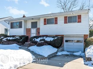 1944 Bedford Ave, Bellmore, NY 11710