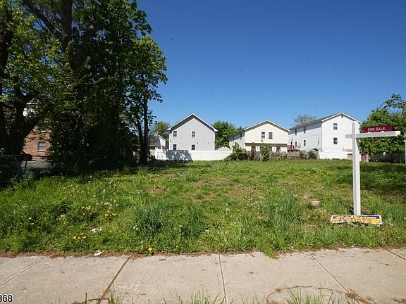 5th image of 83 Ralph St