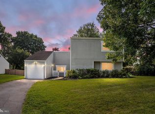 408 Arkansas Ave, Herndon, VA 20170