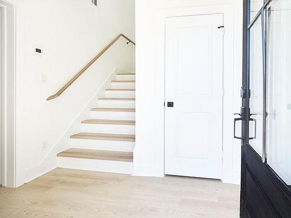 2nd image of 3213 Reeves Rd