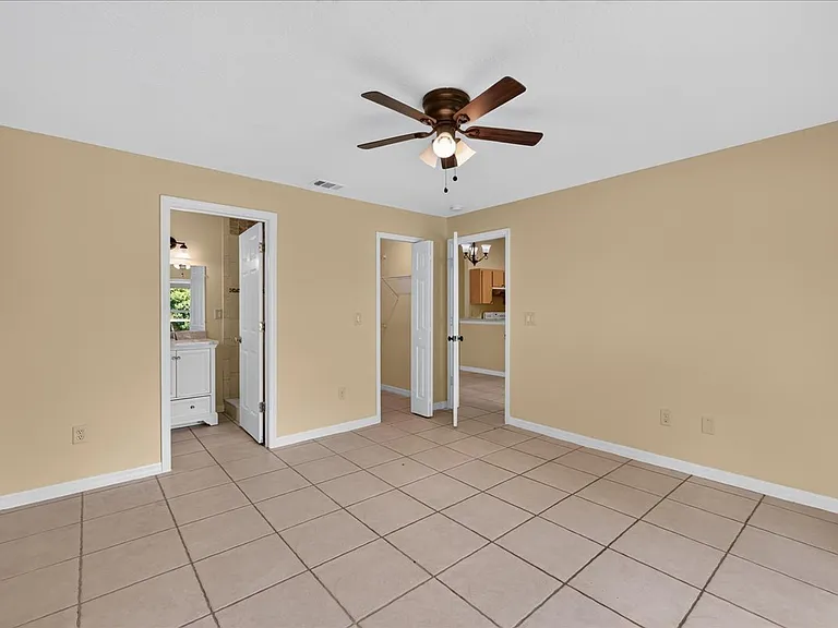 37 Pine Hill Ln #B — Photo 4