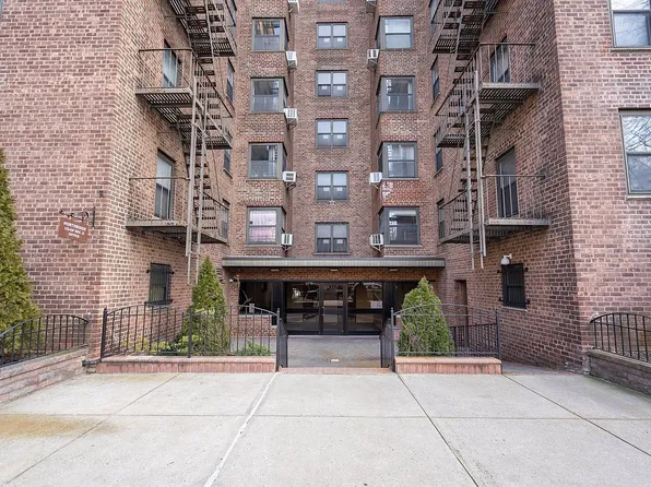 32-23 90th St #410, East Elmhurst, NY 11369