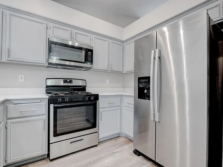 1613 Cathedral Peak Ct — Photo 10