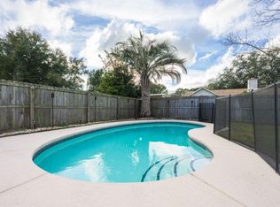 24 Holly Rd, Crestview, FL 32539