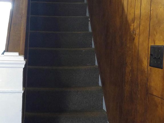 stairway - stairs are going to be changed... There will no longer be carpet on the steps...