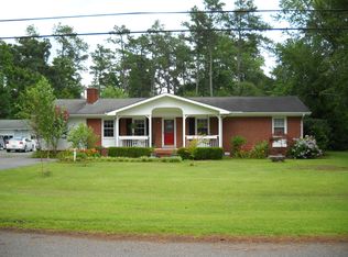 504 S Bickett St, Burgaw, NC 28425